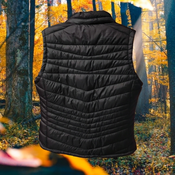 Snobbish Black Puffer Vest - Picture 4 of 4